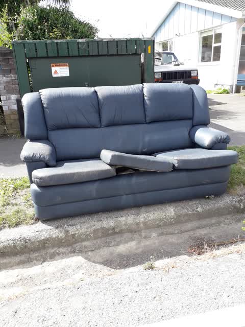 Rubbish/Recycling, a report photo