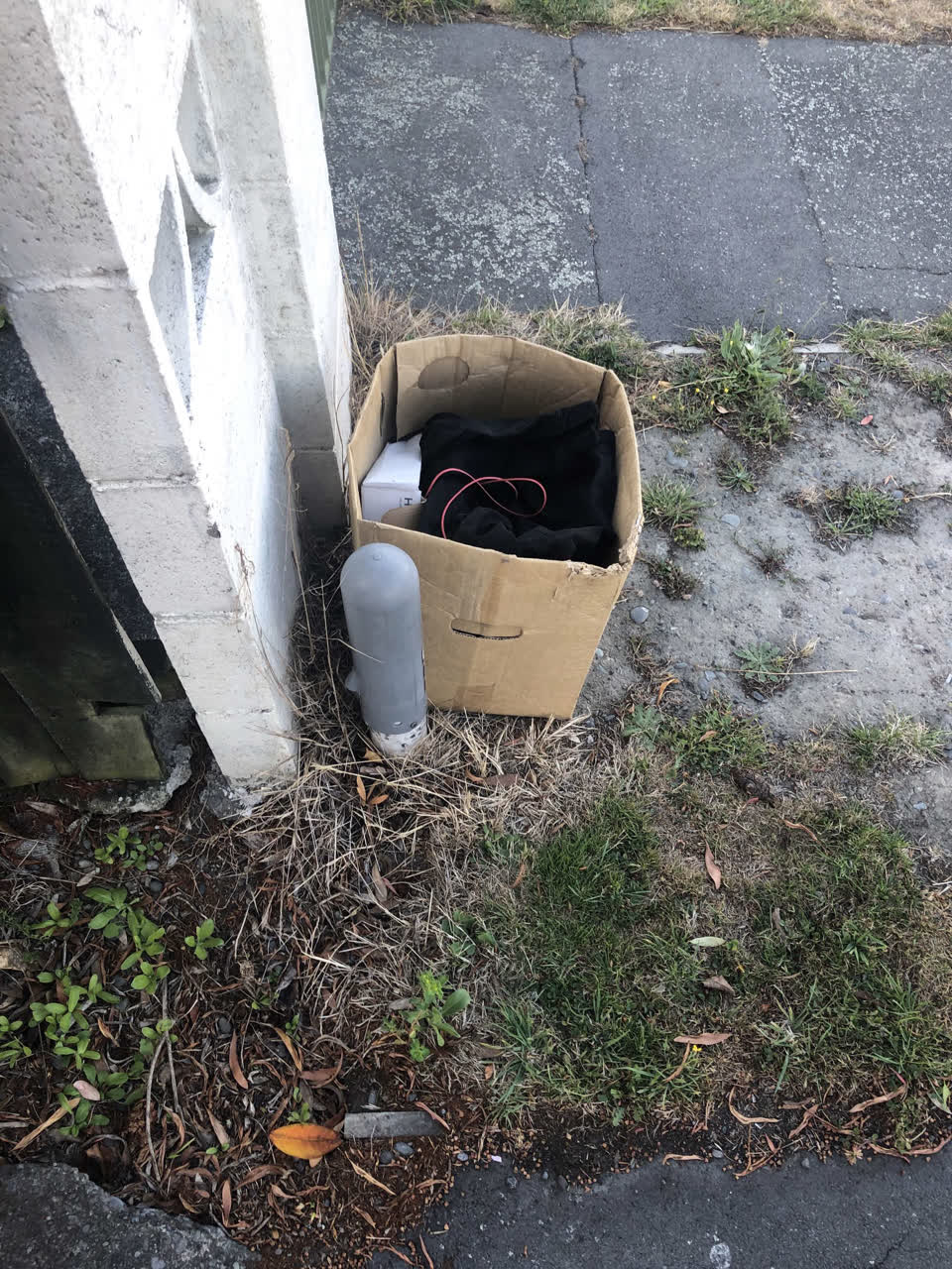 The photograph attached to this rubbish/recycling report