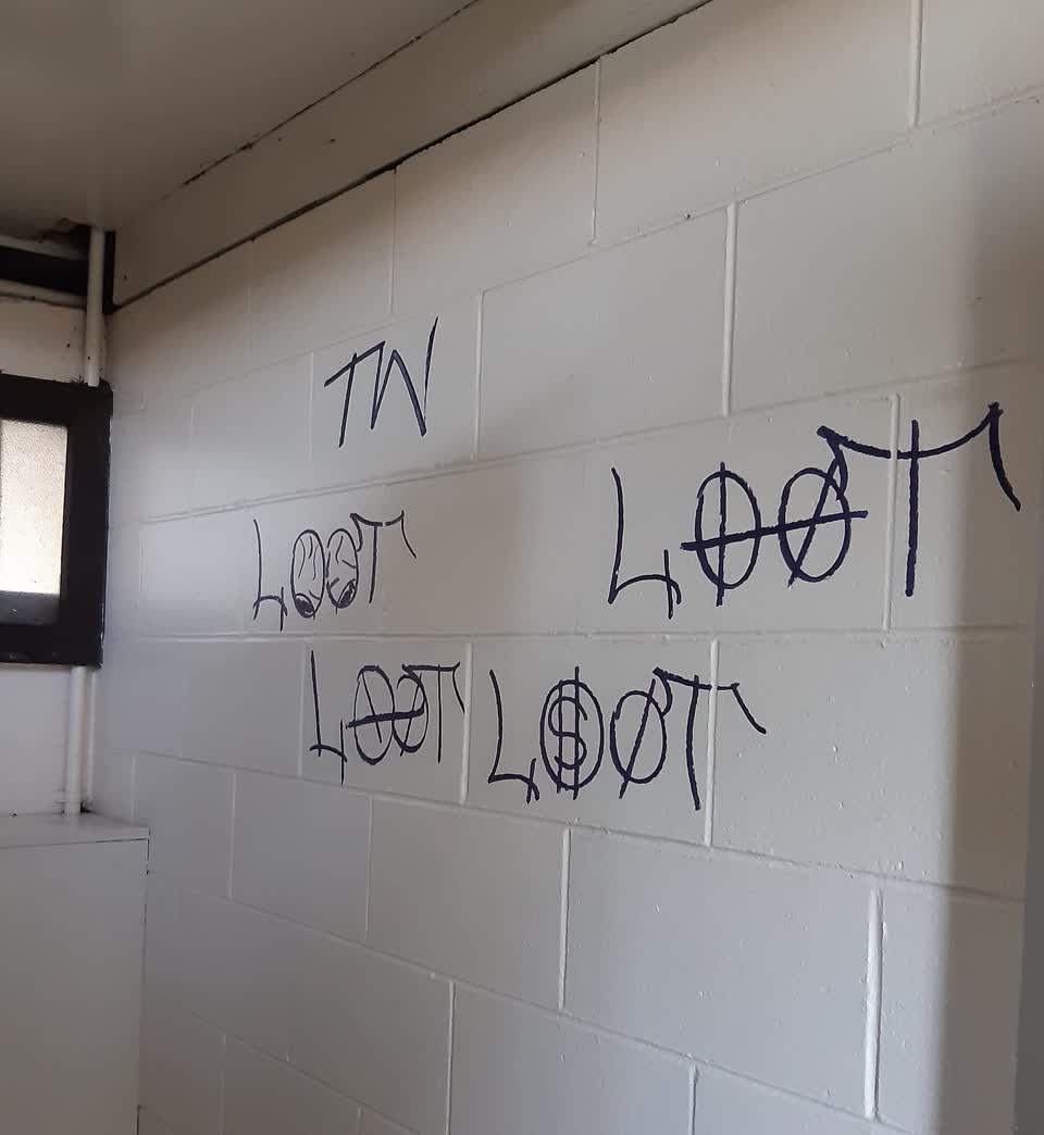 The photograph attached to this graffiti report