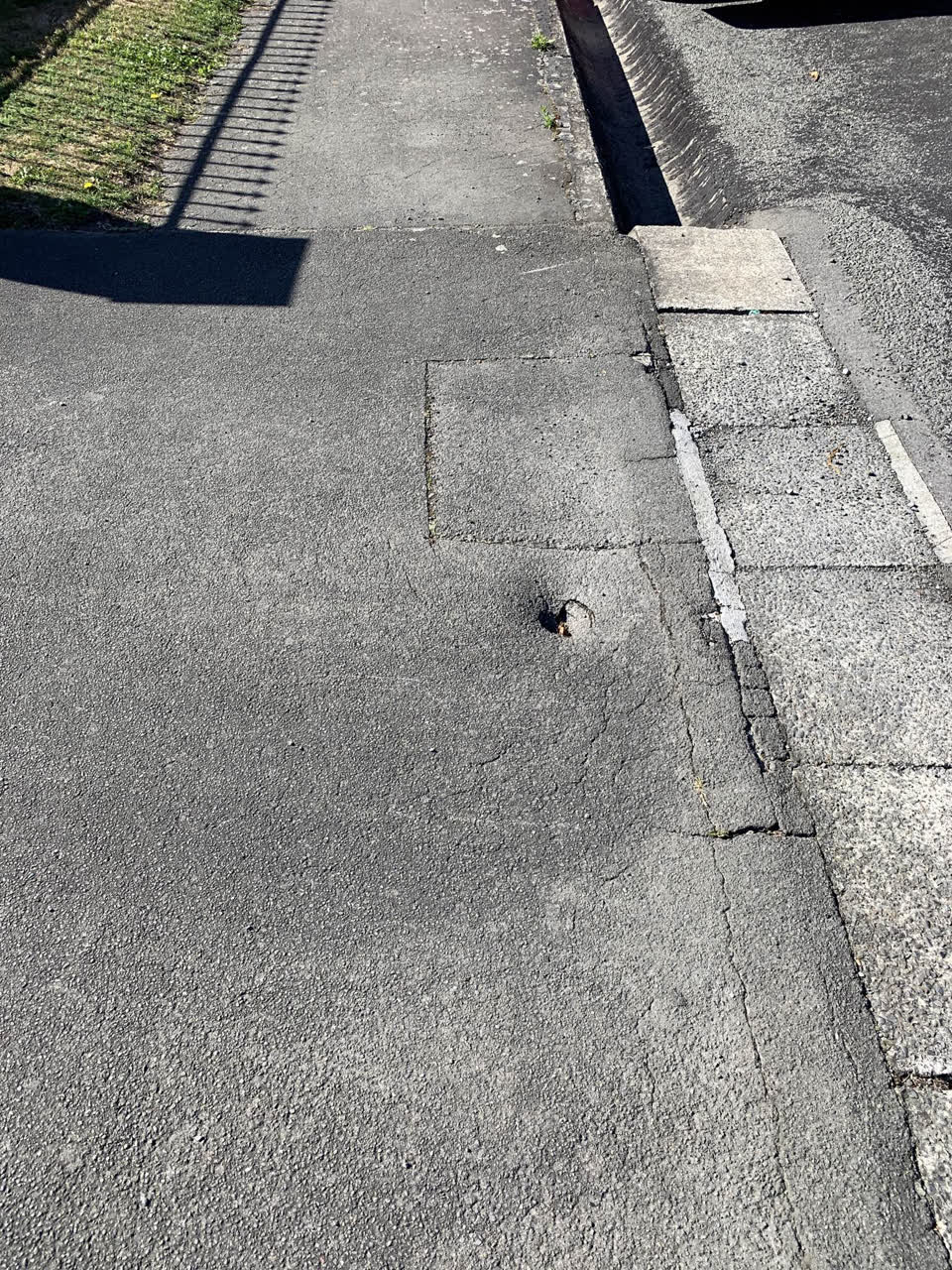The photograph attached to this roading/streets report