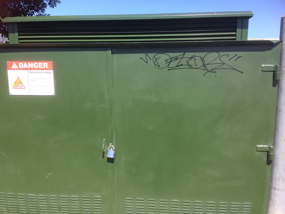The photograph attached to this graffiti report