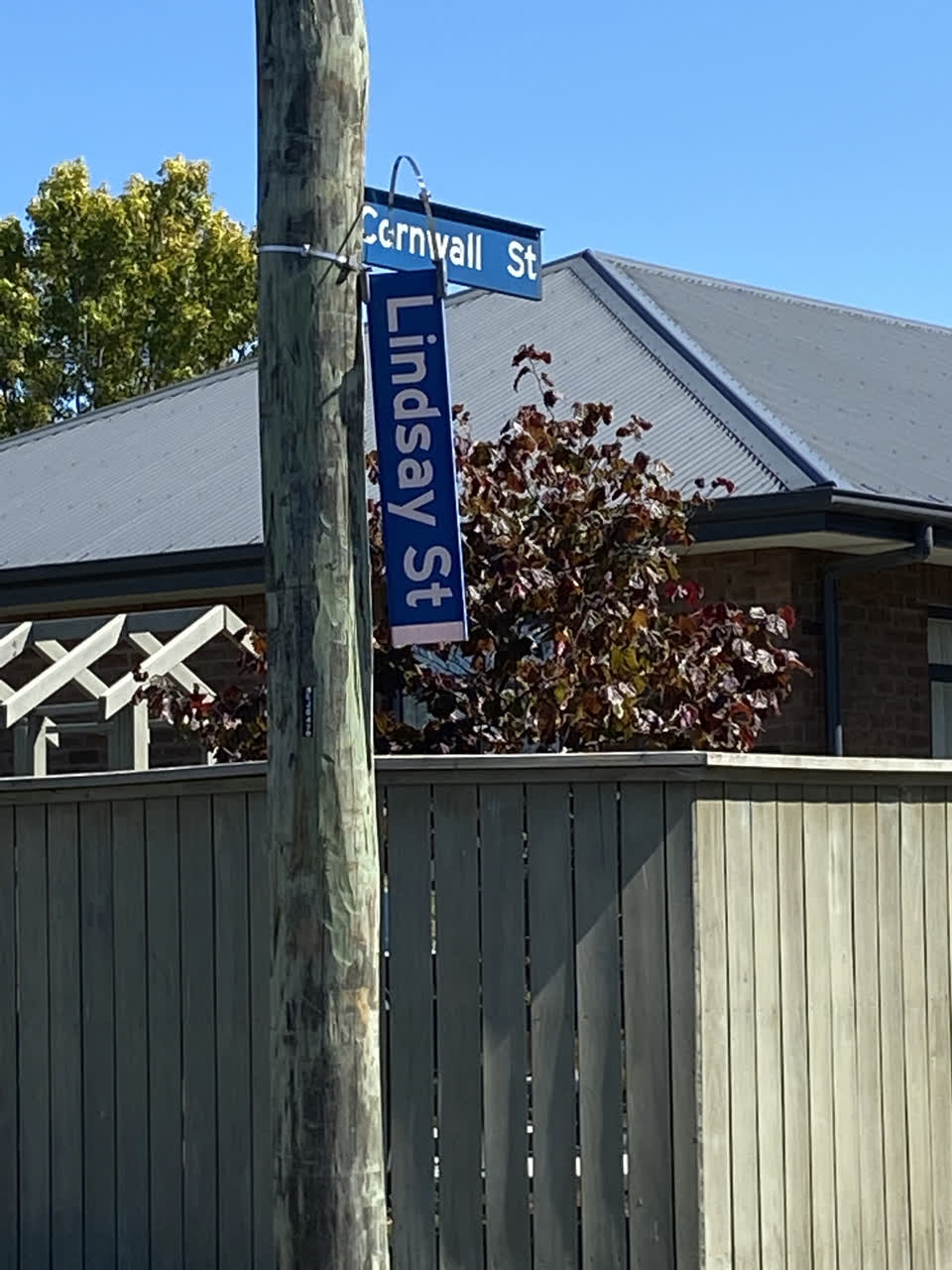The photograph attached to this roading/streets report