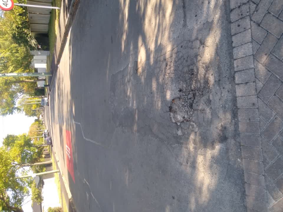 The photograph attached to this roading/streets report