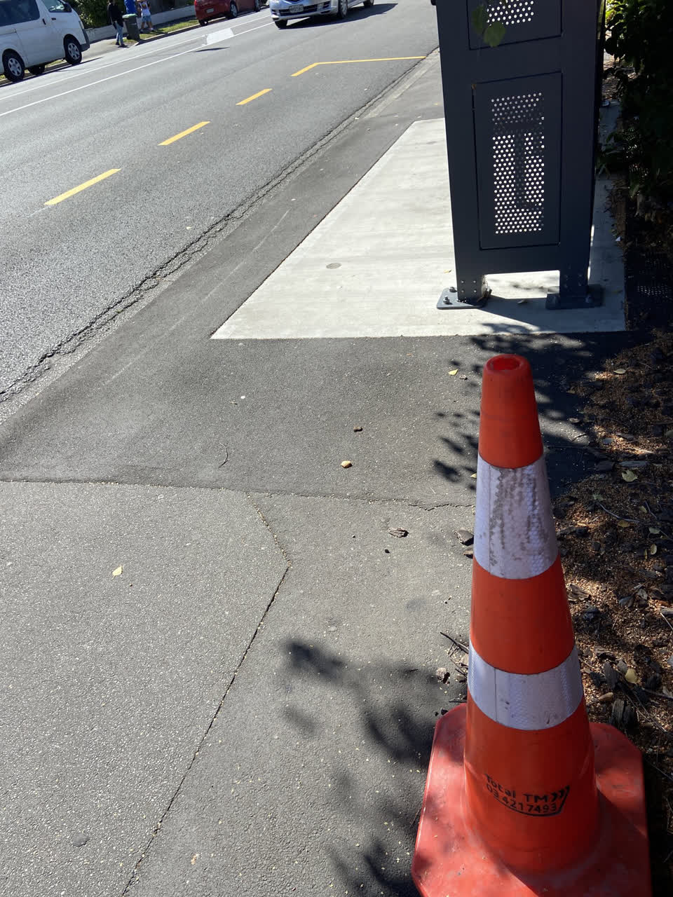 The photograph attached to this roading/streets report