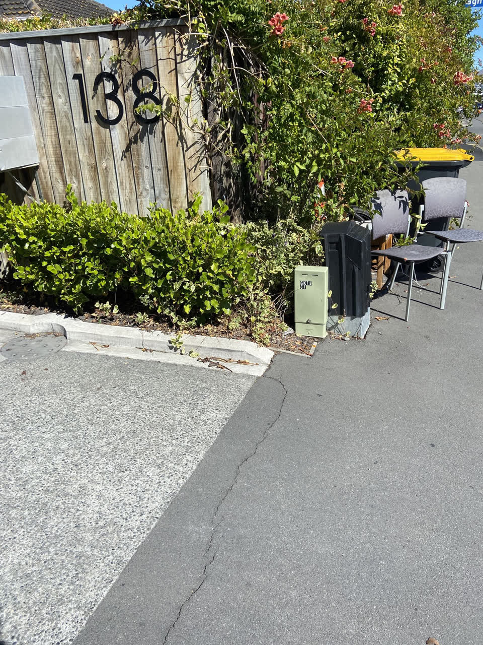 The photograph attached to this rubbish/recycling report