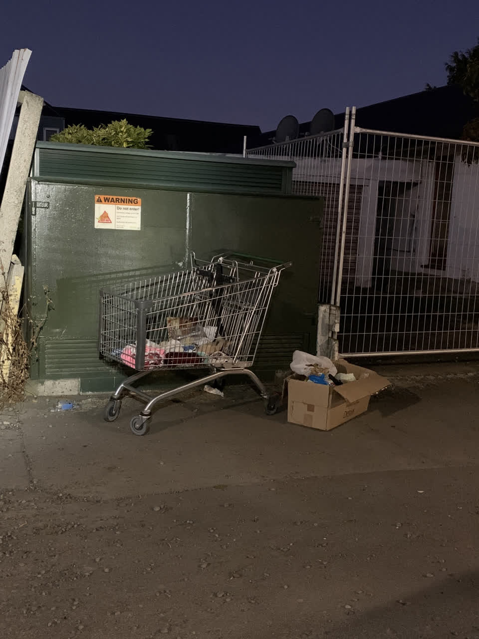 The photograph attached to this rubbish/recycling report