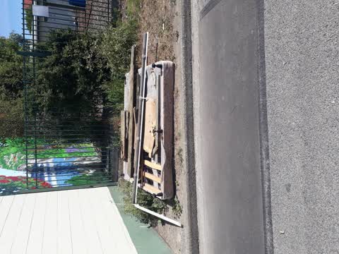 Rubbish/Recycling, a report photo