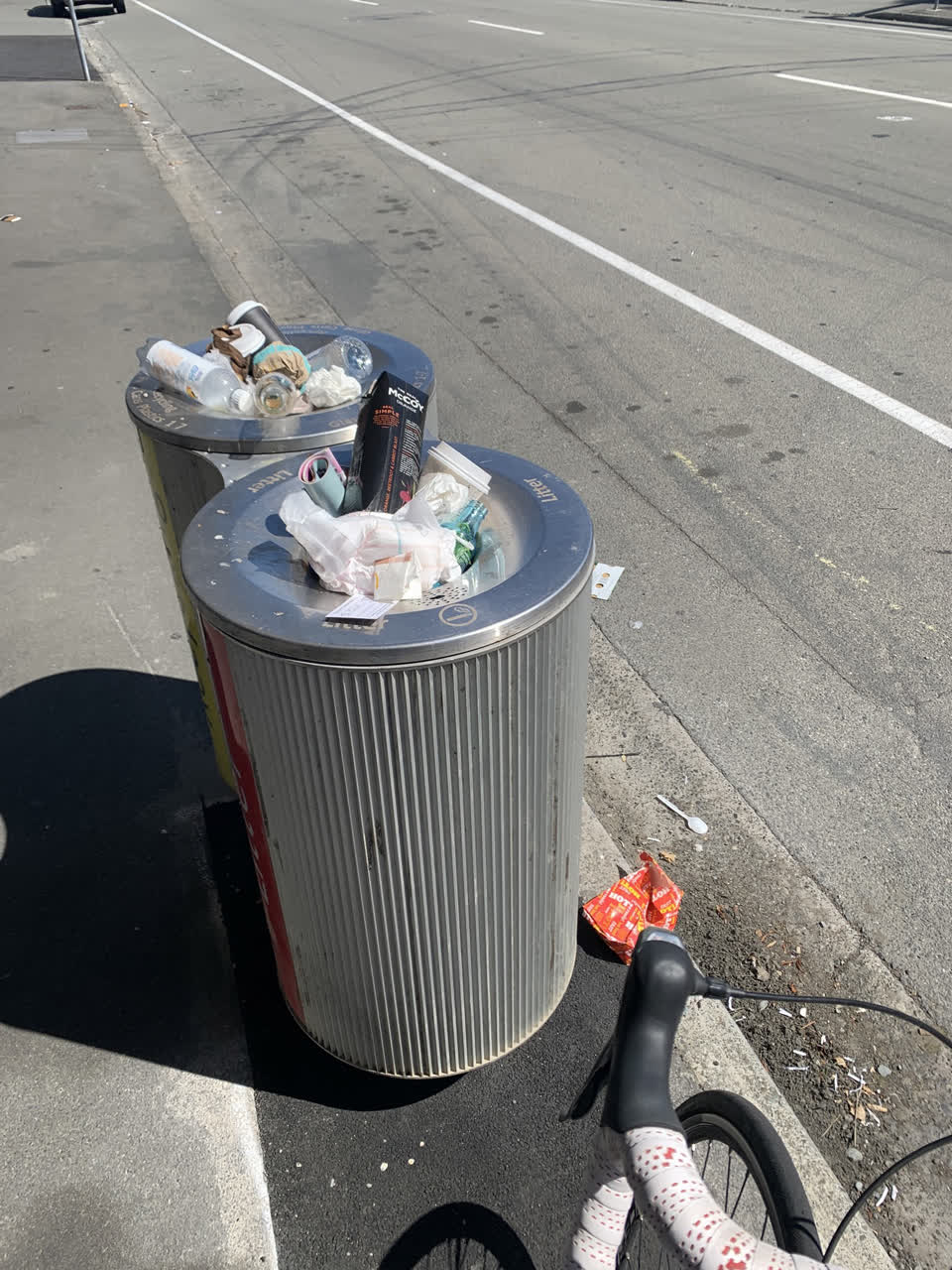 The photograph attached to this rubbish/recycling report