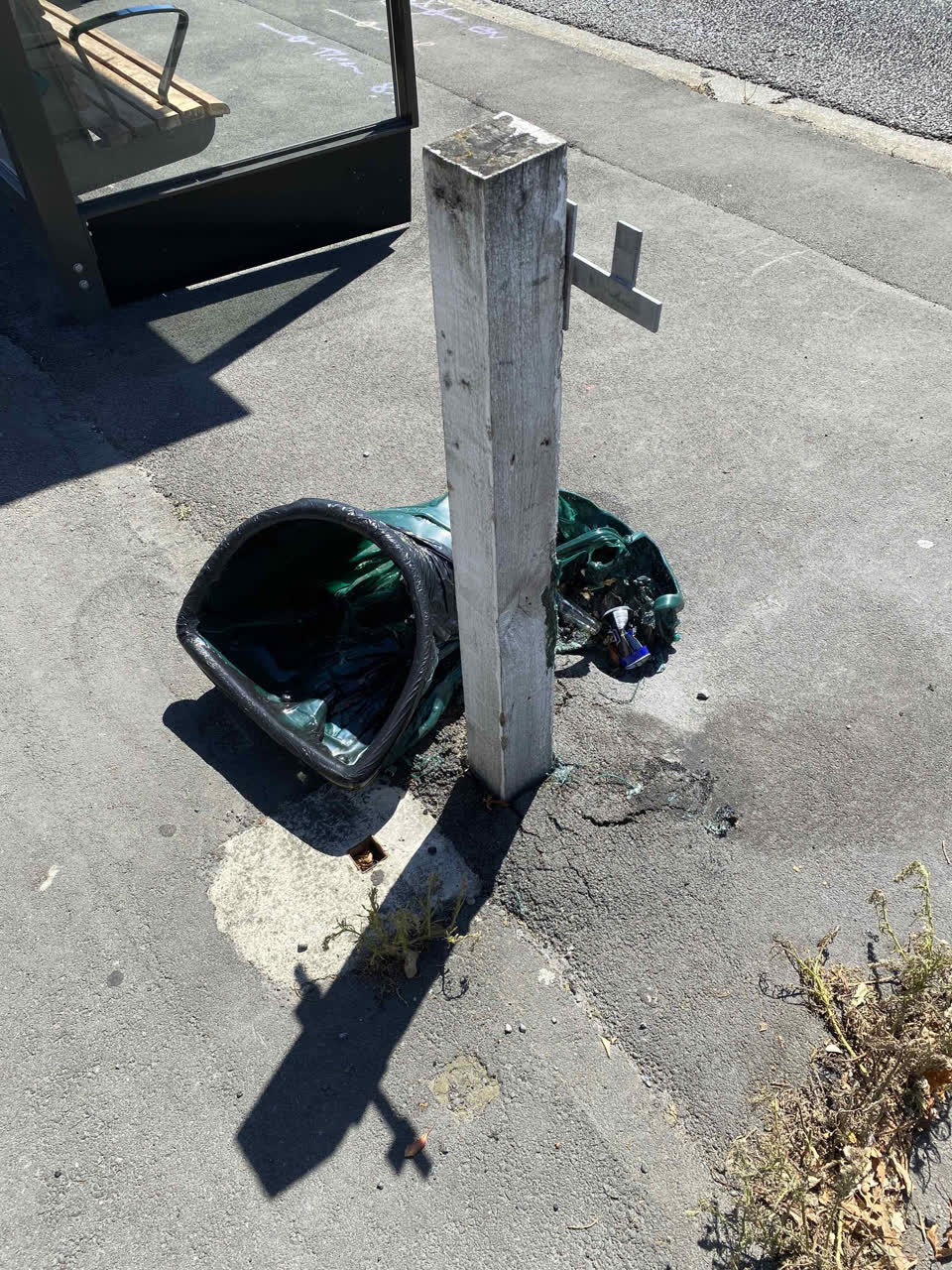 The photograph attached to this roading/streets report