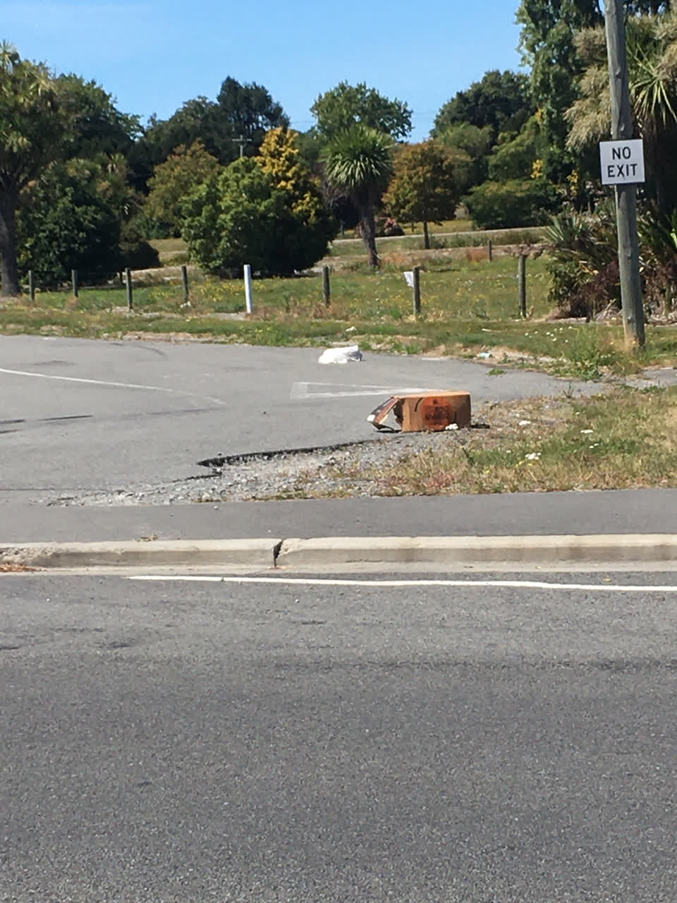The photograph attached to this roading/streets report