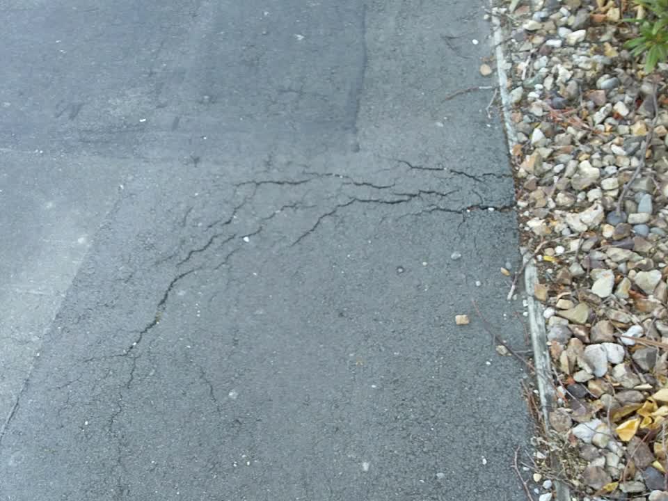 The photograph attached to this roading/streets report