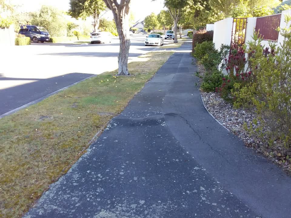 The photograph attached to this roading/streets report