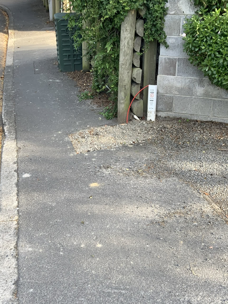 The photograph attached to this roading/streets report
