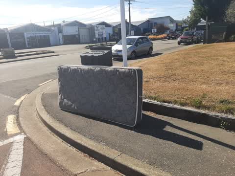 Rubbish/Recycling, a report photo