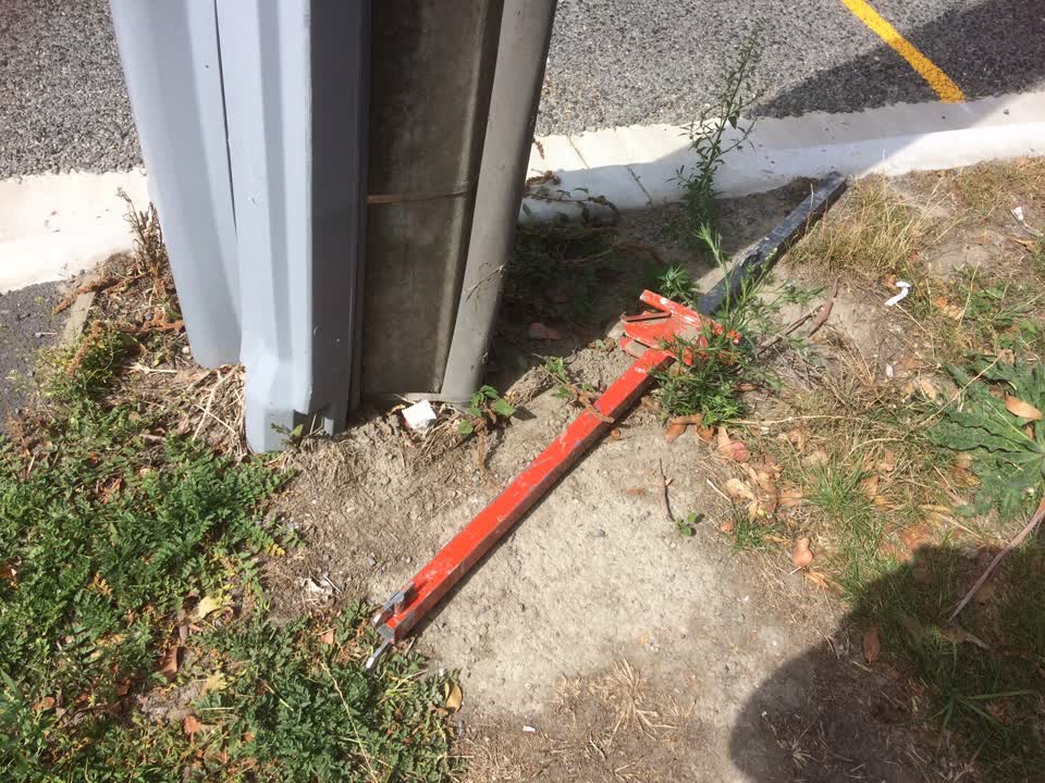 The photograph attached to this roading/streets report