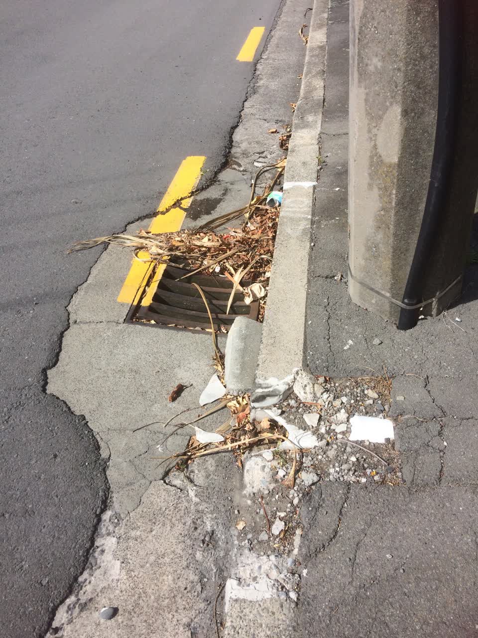The photograph attached to this roading/streets report