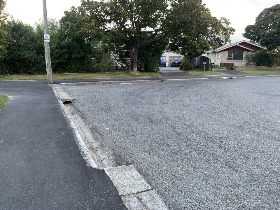 The photograph attached to this roading/streets report