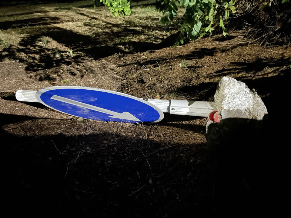 The photograph attached to this roading/streets report