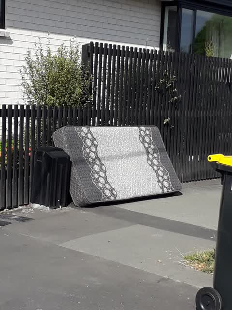 Rubbish/Recycling, a report photo