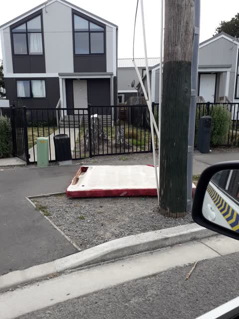 Rubbish/Recycling, a report photo