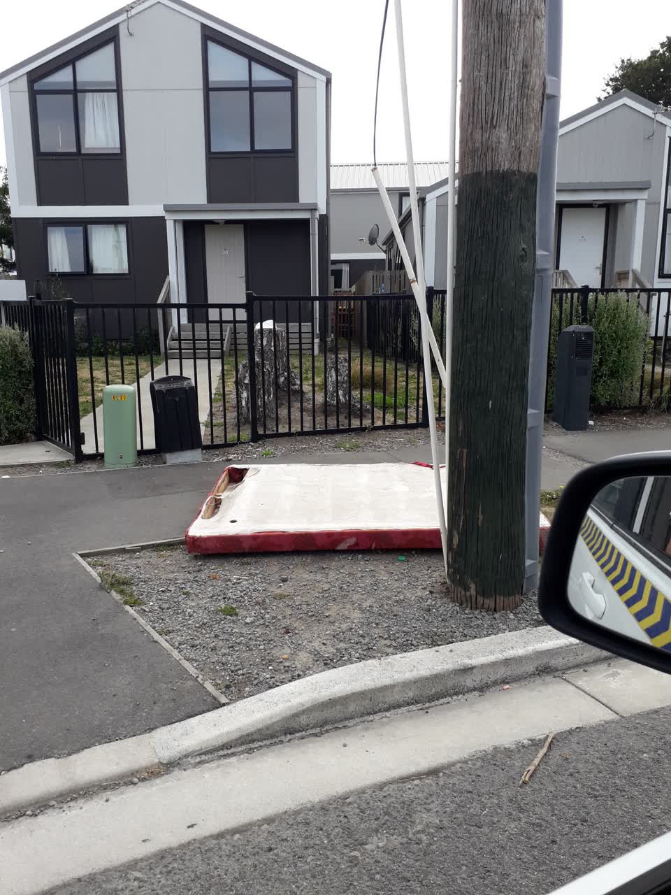 The photograph attached to this rubbish/recycling report