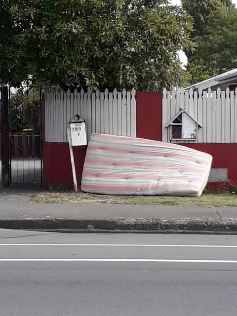 Rubbish/Recycling, a report photo