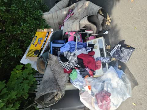 Rubbish/Recycling, a report photo