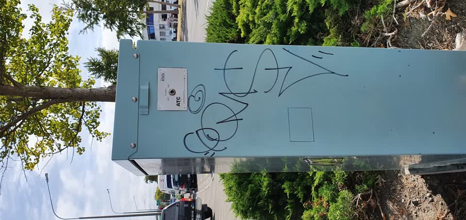 The photograph attached to this graffiti report