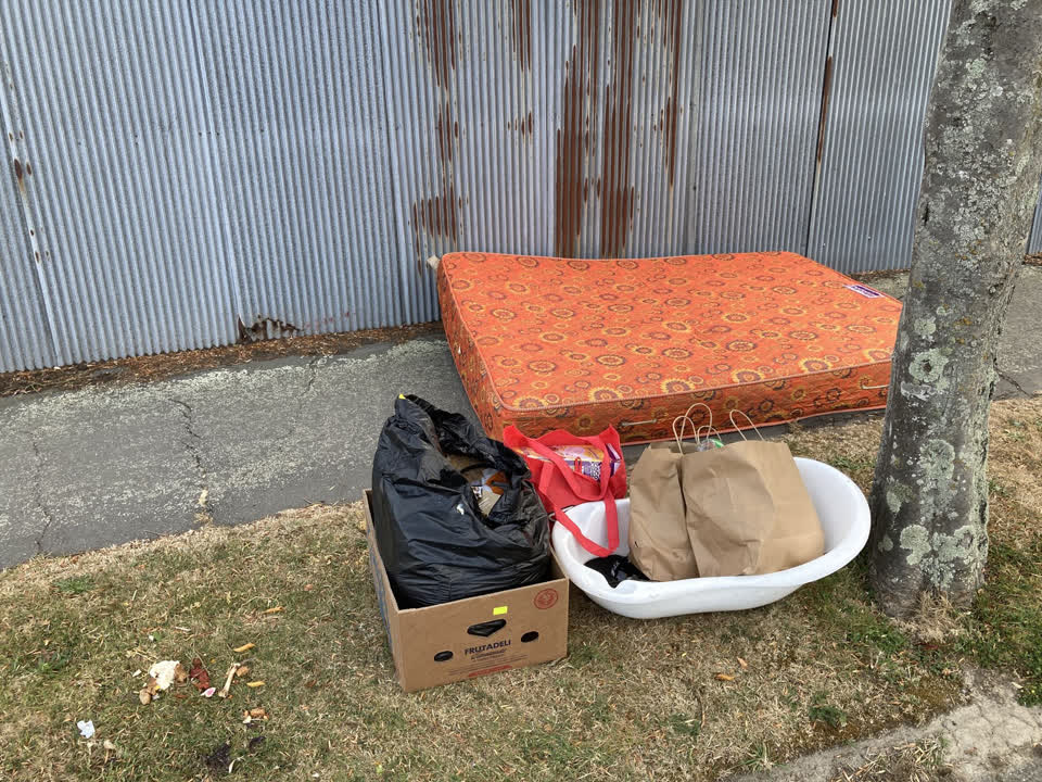 The photograph attached to this rubbish/recycling report