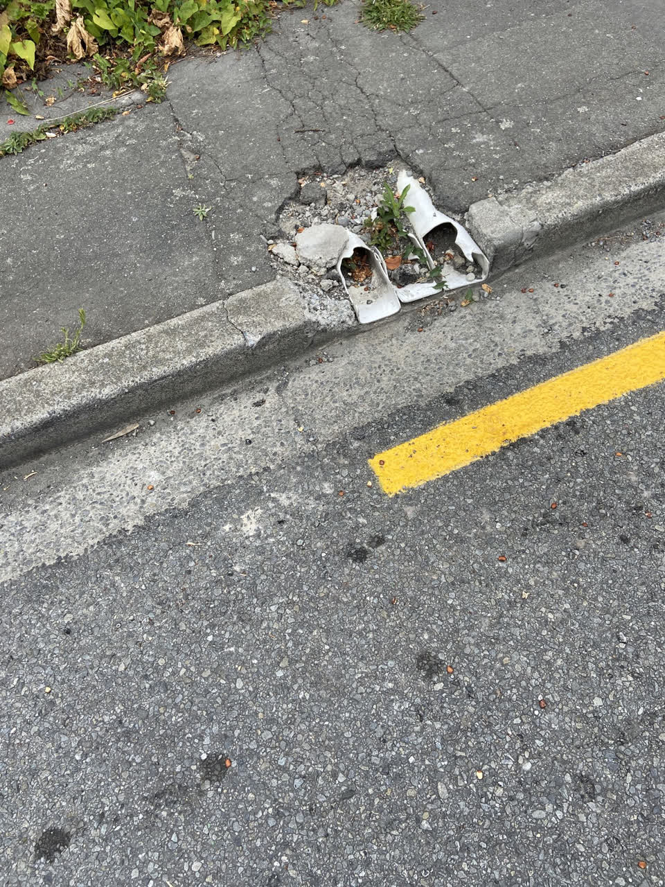 The photograph attached to this roading/streets report