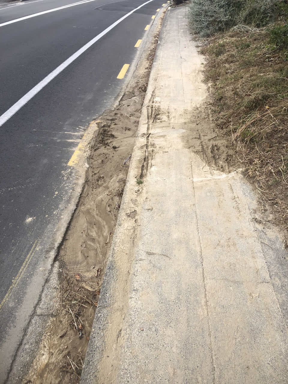 The photograph attached to this roading/streets report