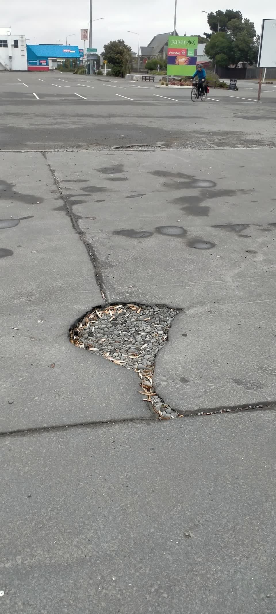 The photograph attached to this roading/streets report
