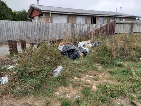 Rubbish/Recycling, a report photo