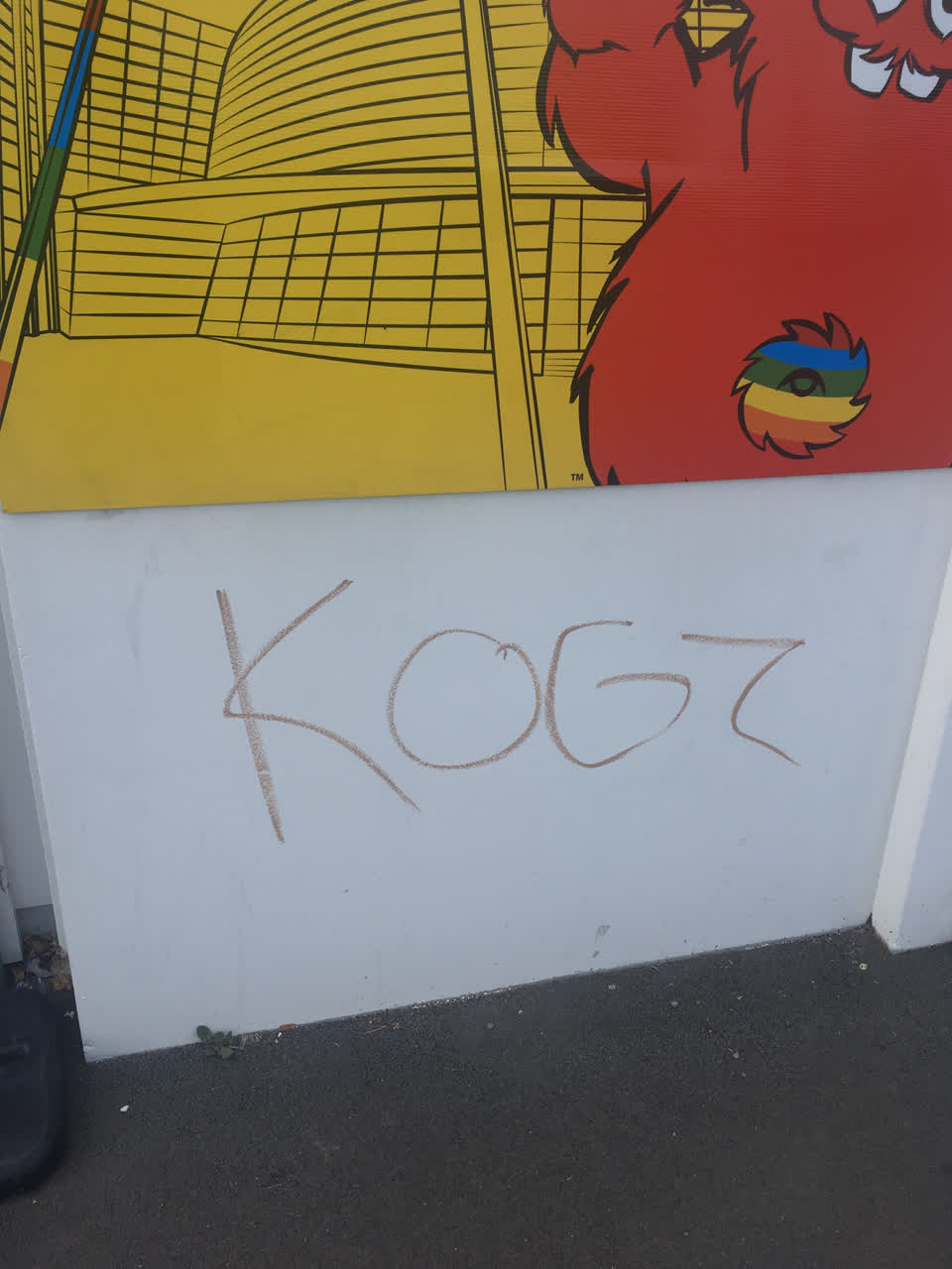 The photograph attached to this graffiti report