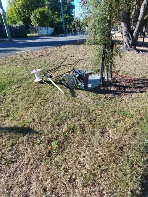 Rubbish/Recycling, a report photo