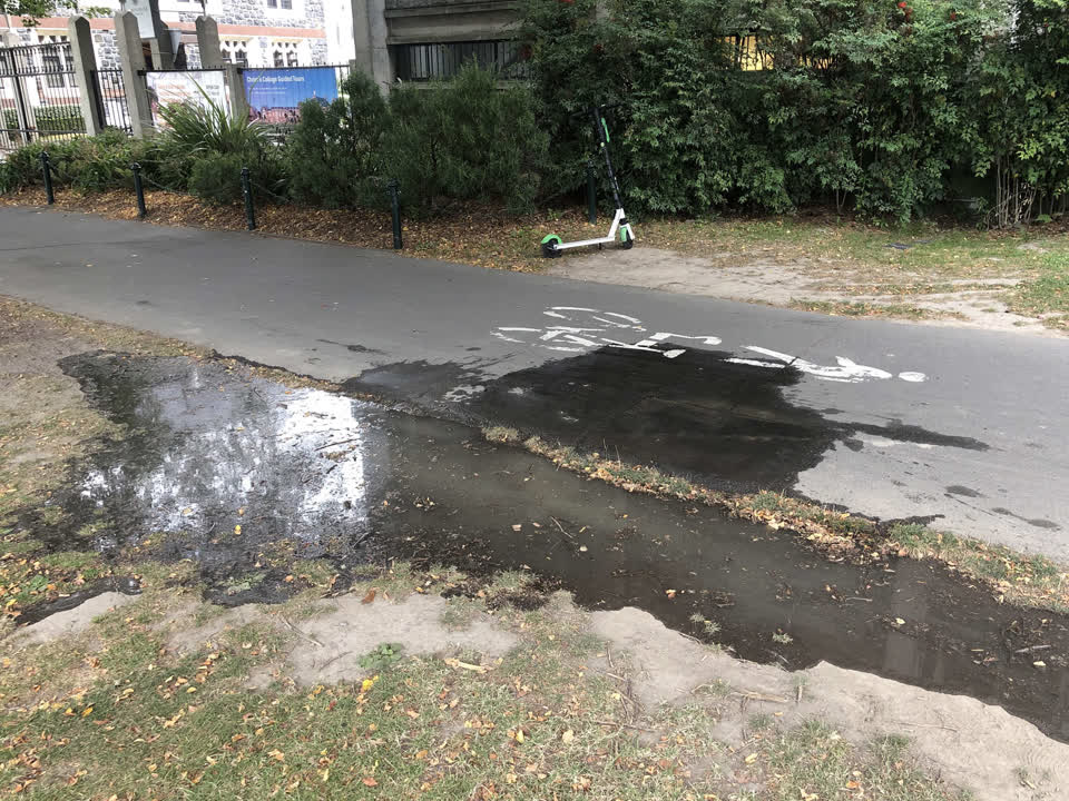 The photograph attached to this sewer - leak / blockage report