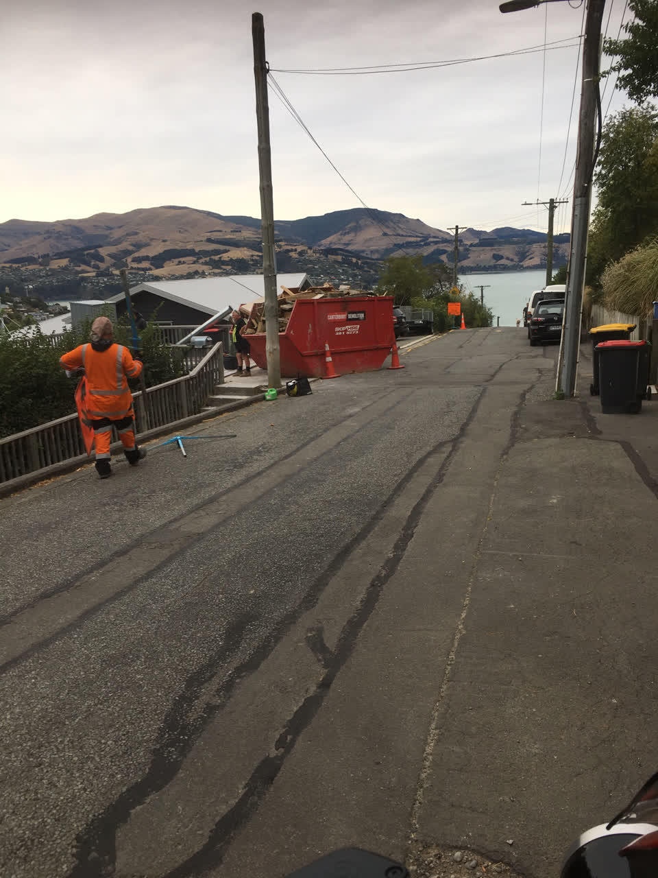 The photograph attached to this roading/streets report