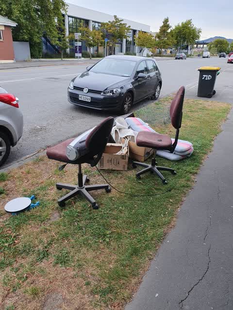 Rubbish/Recycling, a report photo