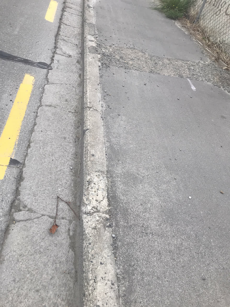 The photograph attached to this roading/streets report