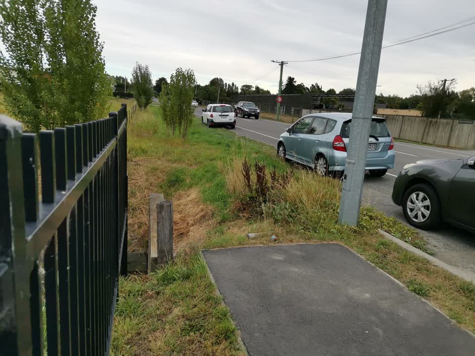 The photograph attached to this roading/streets report
