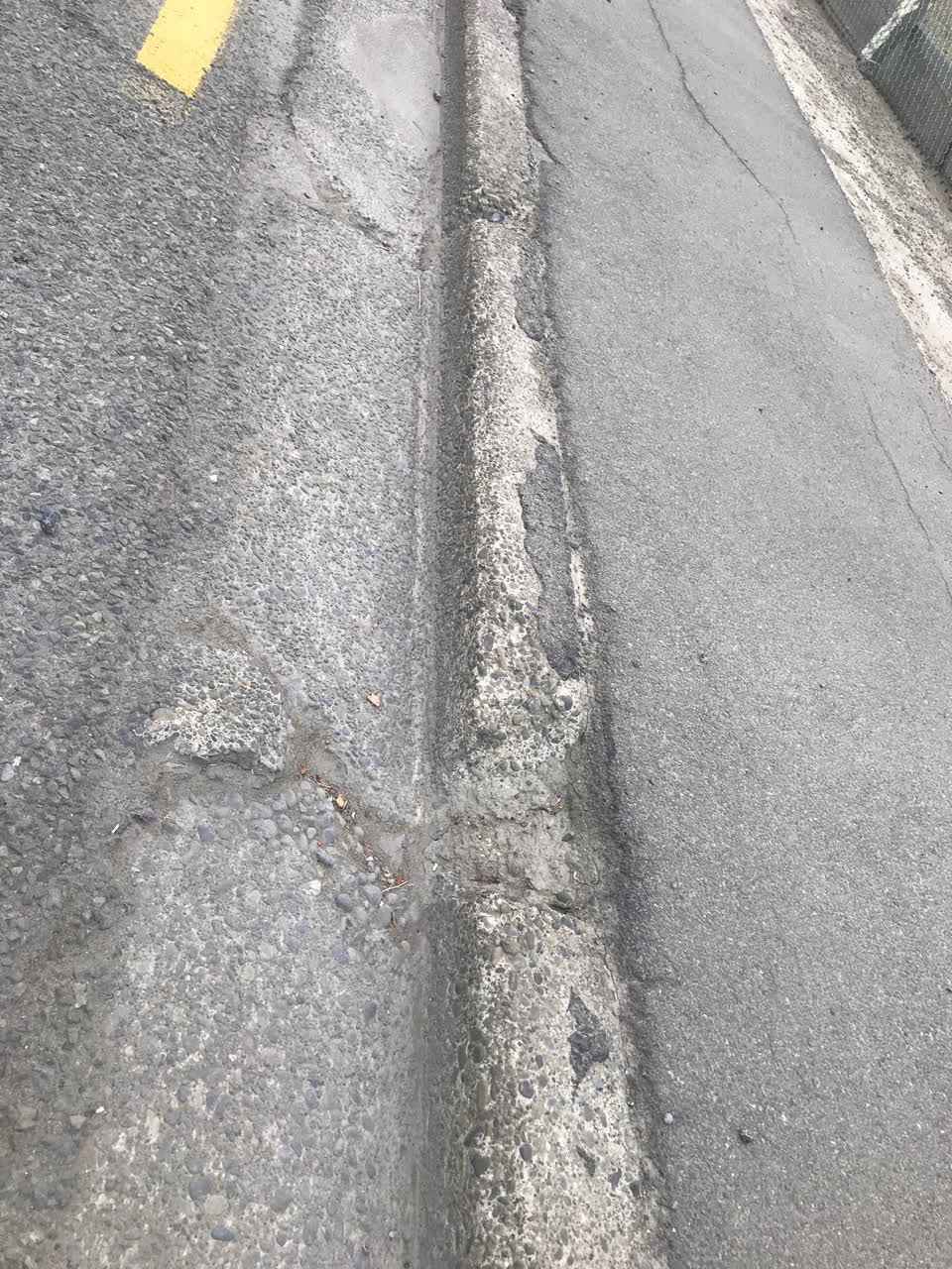 The photograph attached to this roading/streets report