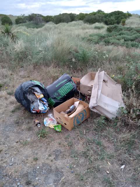 Rubbish/Recycling, a report photo