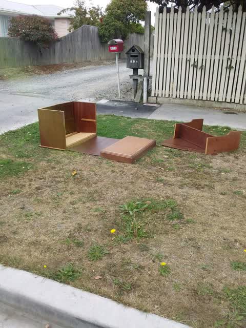 Rubbish/Recycling, a report photo