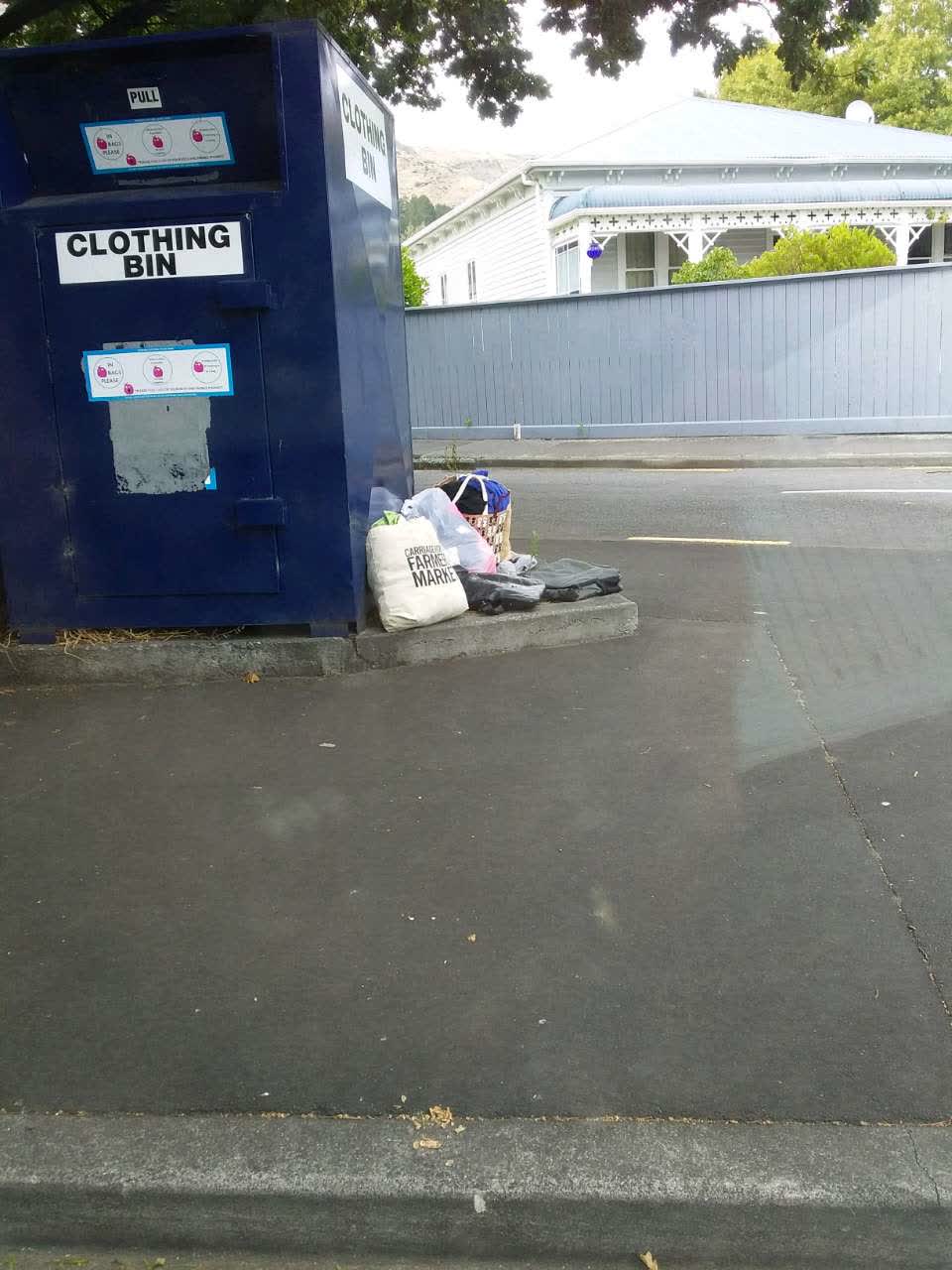 The photograph attached to this rubbish/recycling report
