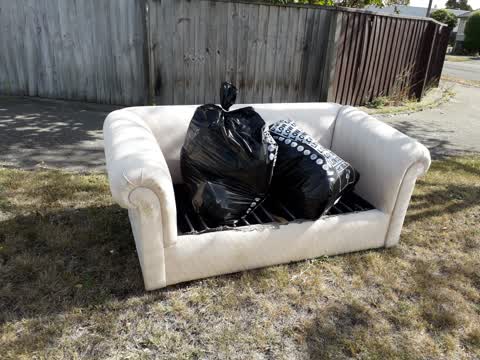 Rubbish/Recycling, a report photo