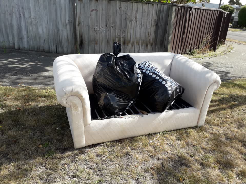The photograph attached to this rubbish/recycling report