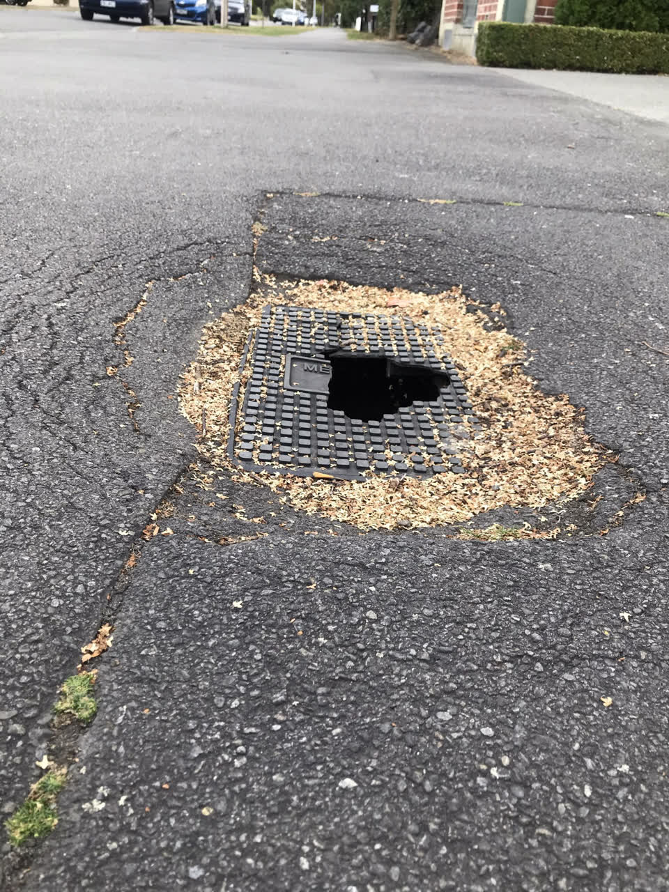 The photograph attached to this roading/streets report