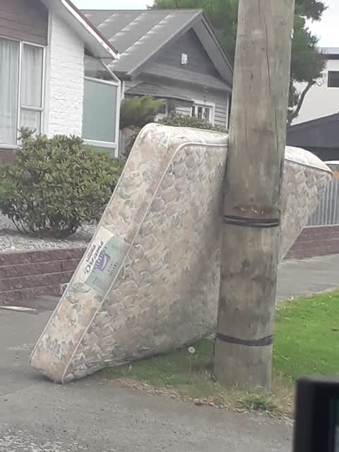 Rubbish/Recycling, a report photo