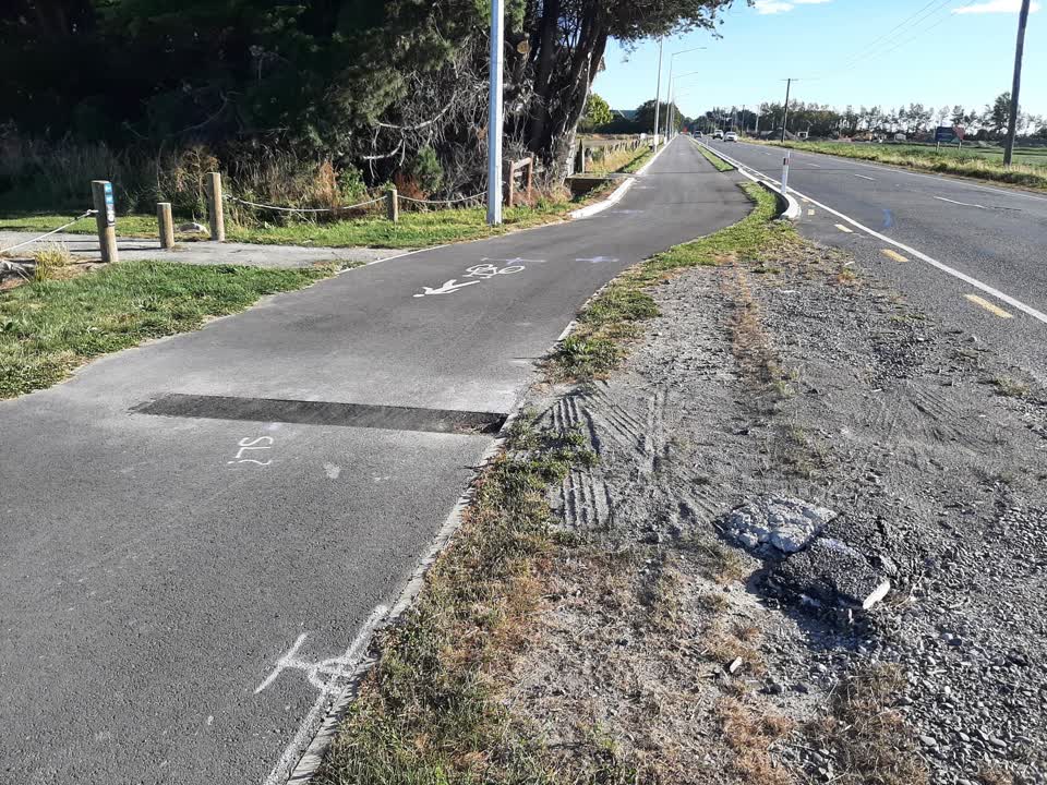 The photograph attached to this roading/streets report