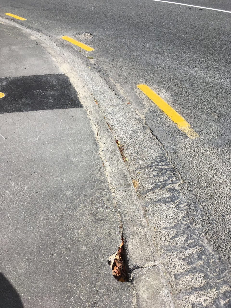 The photograph attached to this roading/streets report